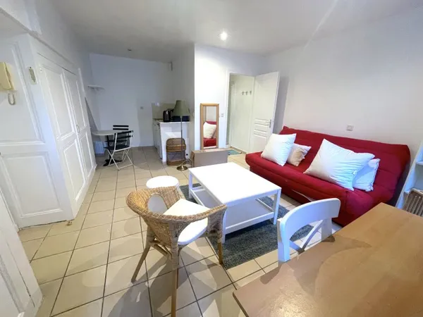 Loue studio meublé, proche du Vieux Tours et de la fac des Tanneurs