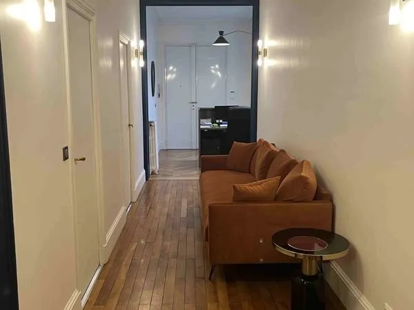 Sous-location de postes de travail (Paris 17e - Bd Malesherbes) - Disponible immédiatement