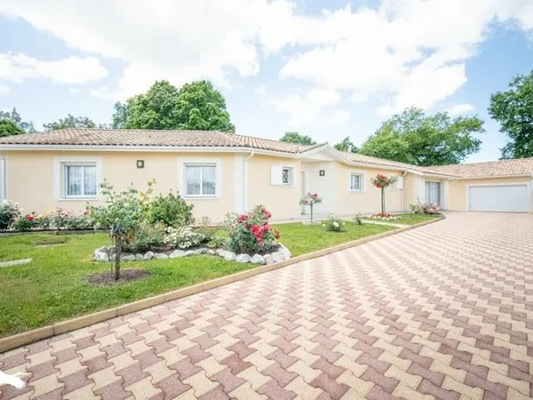 Maison 6 pièces 180 m²