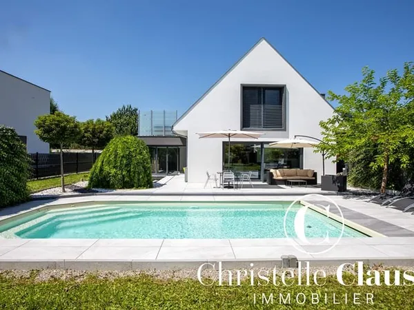 Villa Hésingue de 211 m2 avec piscine