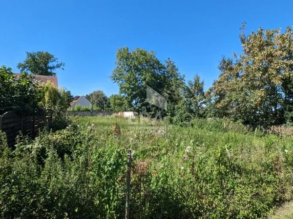Terrain 396 m²