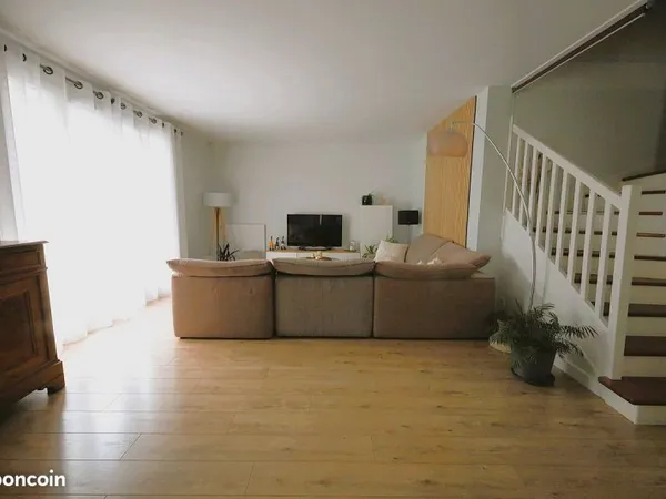 Maison familiale non mitoyenne de 7 pièces - 129 m²