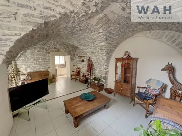 MAISON EN PIERRES 5 PIECES 4 CHAMBRES - 2 TERRASSES, GRANDE