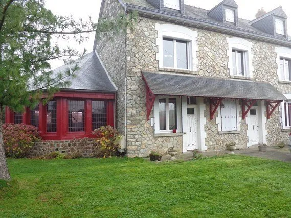 VASTE MAISON FAMILIALE