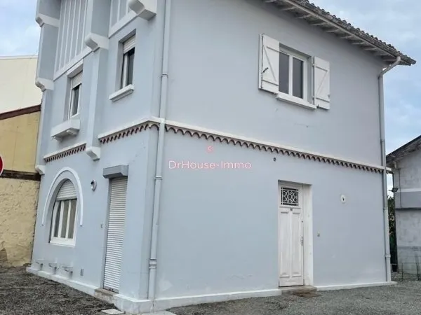 Charmante Maison Mitoyenne de 5 Pièces au Coeur de Dax.