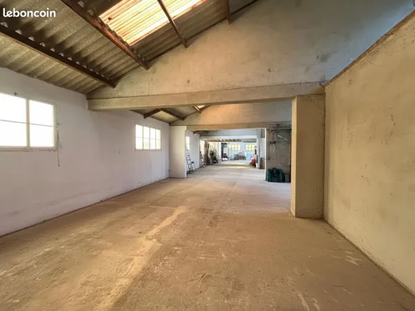 Local industriel 521 m²