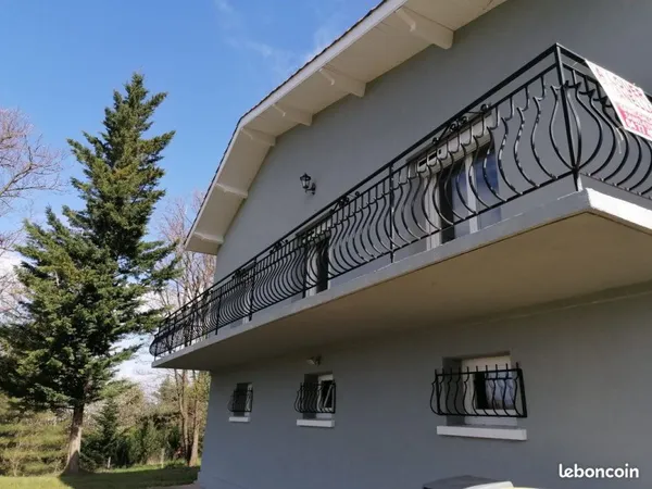 Maison individuelle 130 m² - 3 chambres, garage, 1 200 m² de terrain - La Fouillouse (42480)