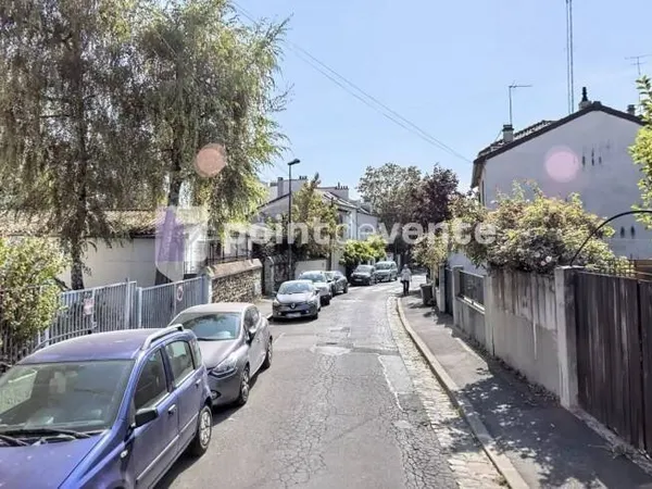 Entrepôt 300 m²