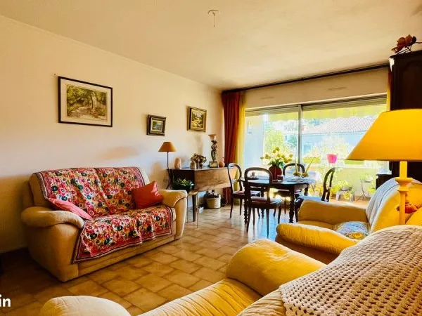 Appartement de type T4 avec terrasse - Secteur Saint Just