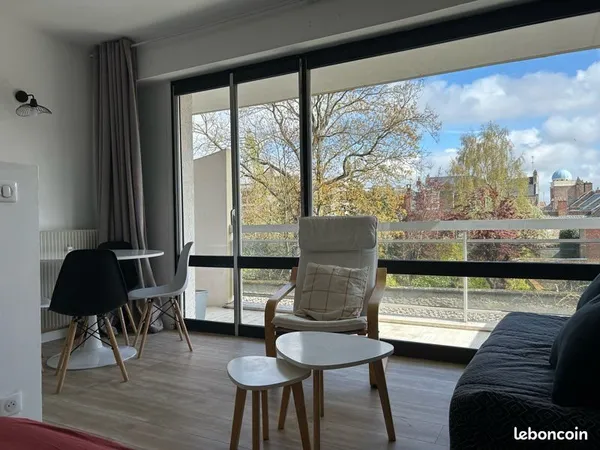 Studio meublé 27 m2 Amiens Henriville en résidence avec balcon