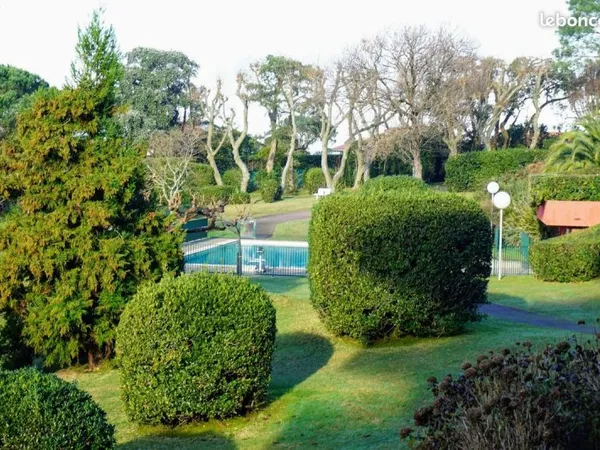 Bel appartement avec terrasse dans résidence haut de gamme avec piscine