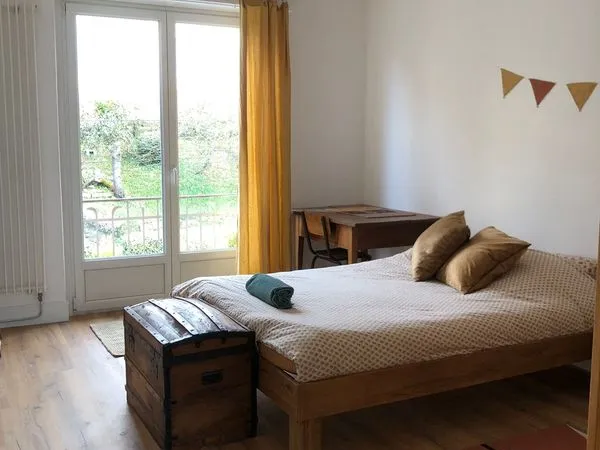 Appartement (meuble) lumineux rénové dans un quartier calme