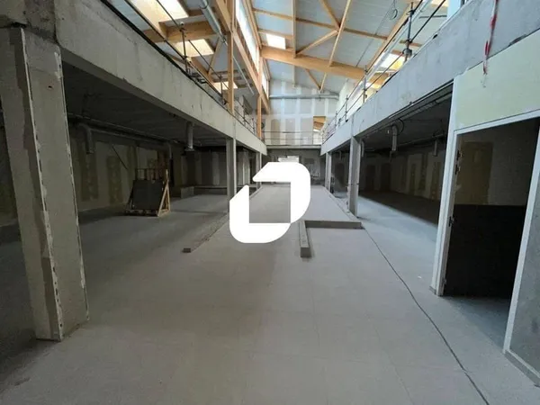 Bureaux 1214 m²