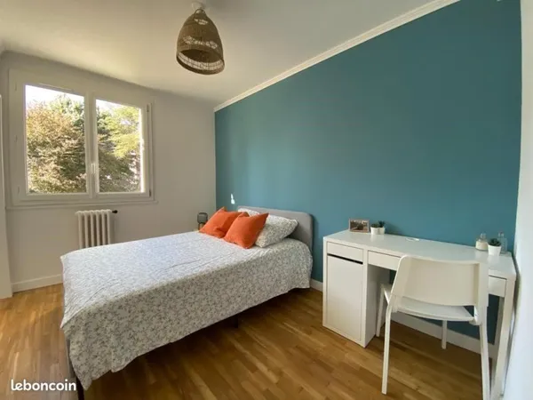 Colocation meublée Étudiante à Rennes - Chambre disponible