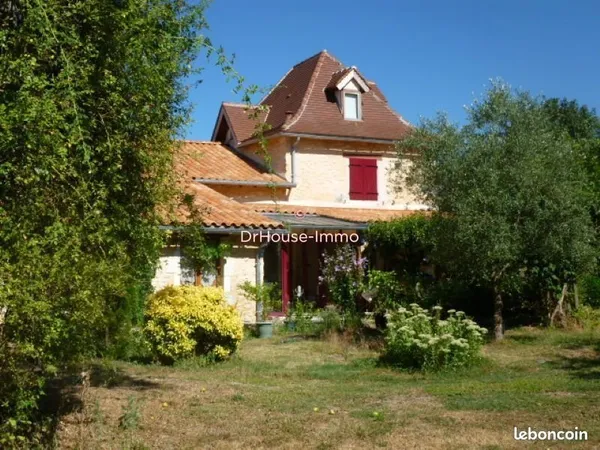 Maison 9 pièces 240 m²