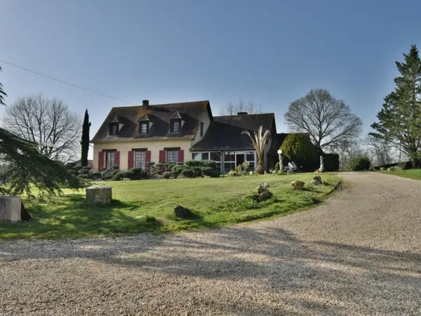 Maison de luxe 13 pièces 235 m²