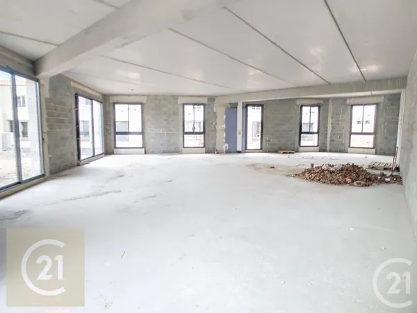 Local commercial 137 m²