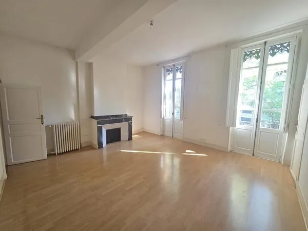 T5- 131 m2 - Saint Georges/ Boulevard Carnot
