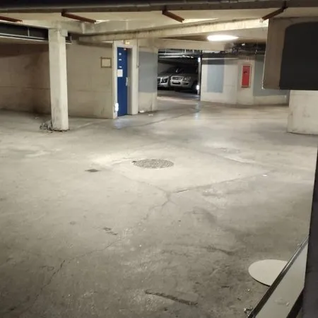 Marseille : parking de 14m2 à louer