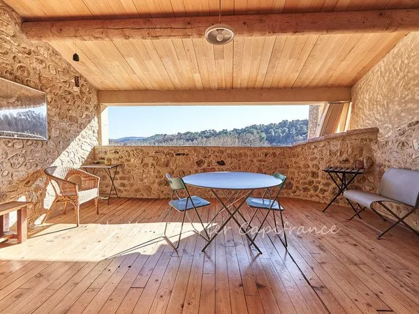 JOUQUES (13) - GRANDE MAISON DE VILLAGE RÉNOVÉE - 215 M² - 4 CHAMBRES - TERRASSE PANORAMIQUE