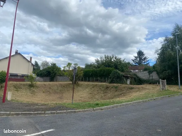 Terrain avec CU ladignac le long