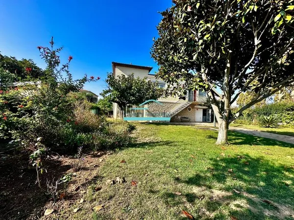 Mireval villa 161 m2 terrain 900 m2 avec piscine