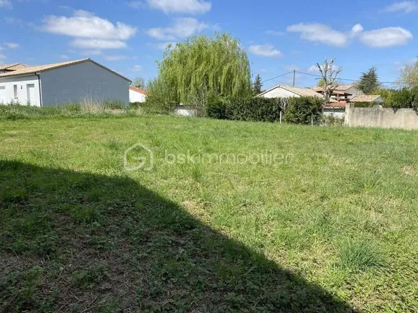 Terrain 690 m²