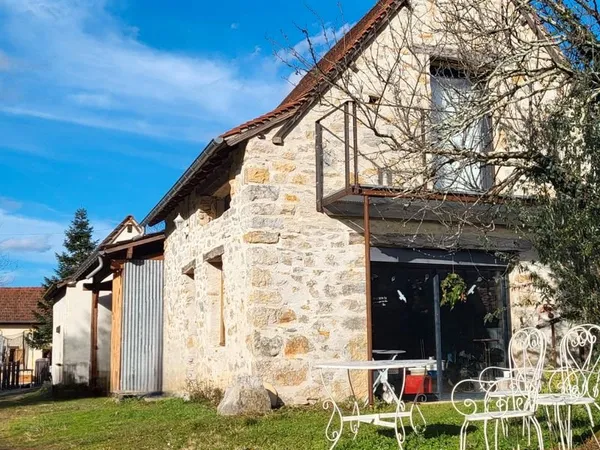 Maison + dépendances dans la vallée du Lot