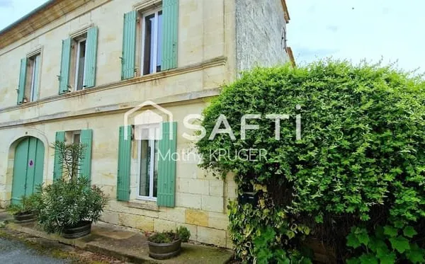 Maison en pierre vue Dordogne