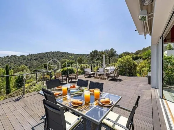 Maison 12 pièces 519 m²