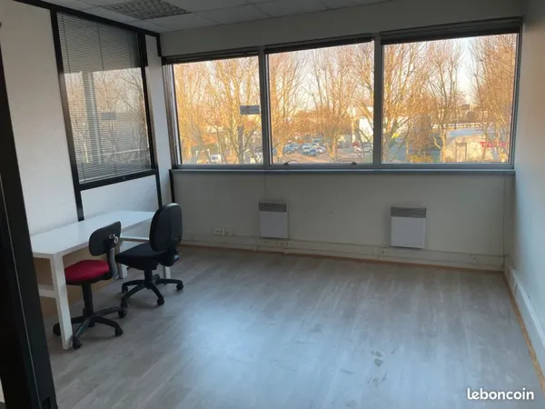 Bureau en zone franche urbaine