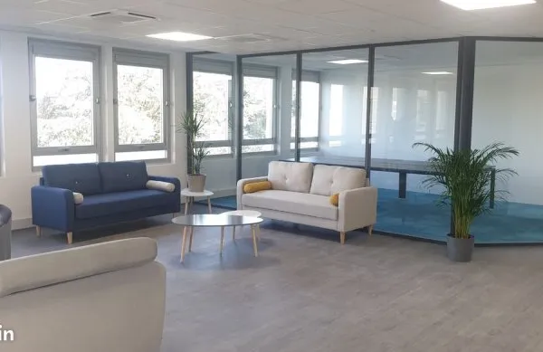 BUREAUX ENTIEREMENT RENOVES ET CLIMATISES DE 15m² à 270m²
