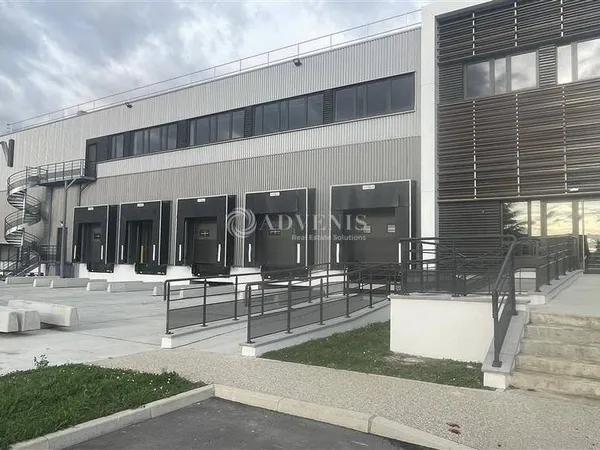 Entrepôt 2794 m²