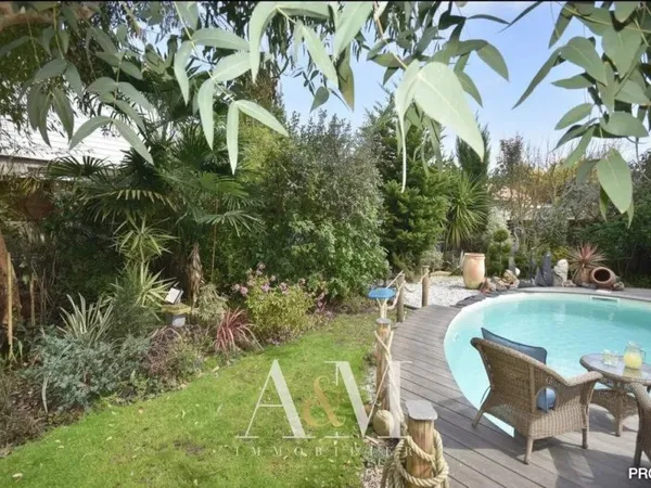 Maison de luxe 6 pièces 142 m²