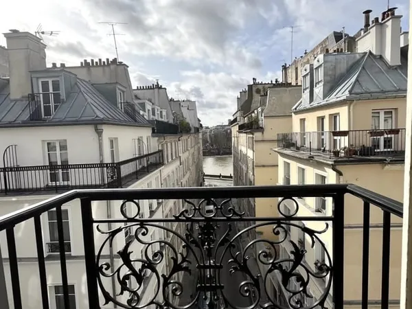 75004/Quartier Notre Dame: studio de charme