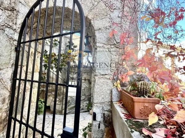 MAISON DE VILLAGE - CATERI