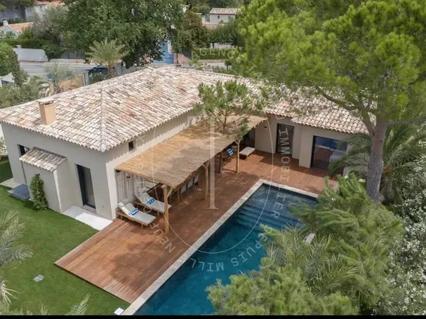 Villa Pinet : Centre et Lices accessibles à pied