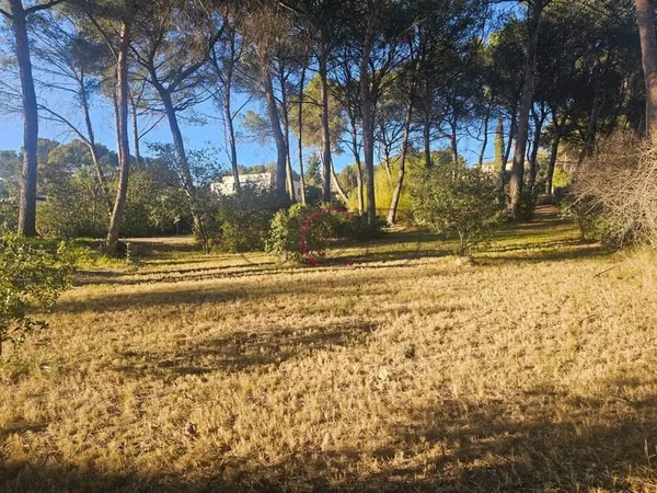 Grand terrain 1814m2 à Ventabren - maison jusqu'à 300m2