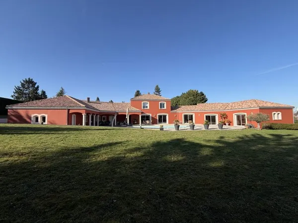 NOUVEAUTE EN EXCLUSIVITE - VILLA - 330 m2