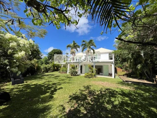 Villa 4 pièces 158 m²