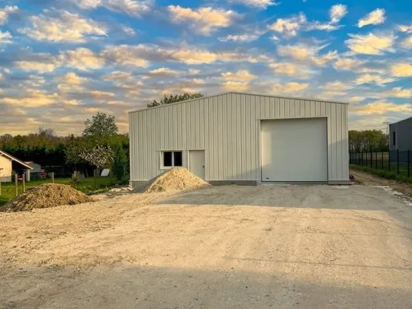 Zone d'activité à Peujard - Entrepôt en cours de construction