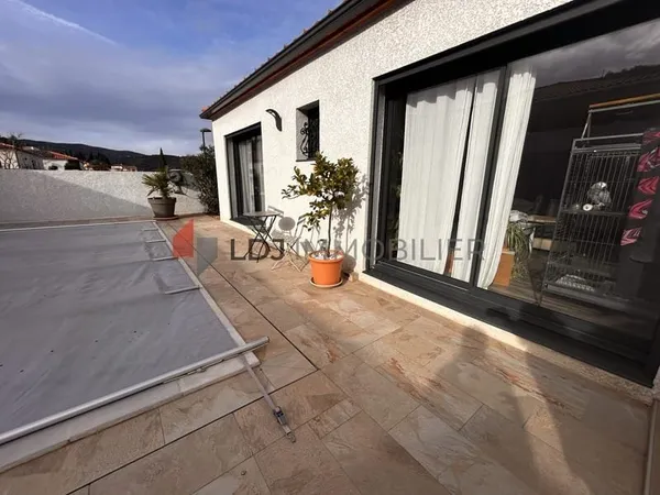 Villa contemporaine 120 m2 3 faces avec piscine et suite parentale Céret