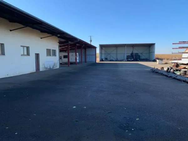 Local 600 m²