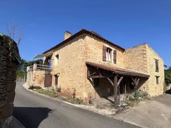 Maison de village en pierres avec jardin