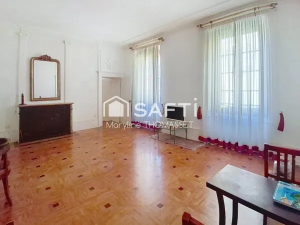 magnifique appartement vieille ville avec terrasse