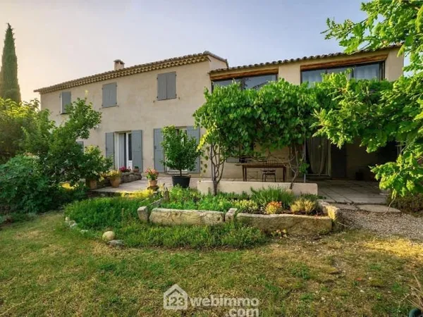 Maison 9 pièces 245 m²