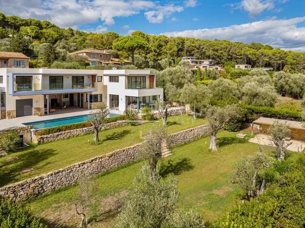 Villa contemporaine d'exception avec vue magnifique - Mougins