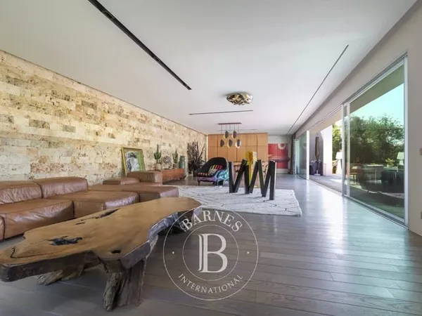 Bièvres - Quartier Vauboyen - Maison contemporaine de 390 m² - Terrain paysager de 2 223 m² - Piscin
