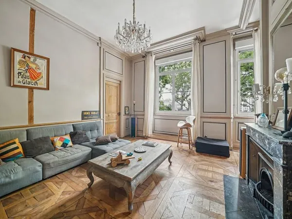 Appartement familial, Quai de Saône.