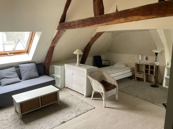 Reims plein centre : Chambre spacieuse, tout équipé